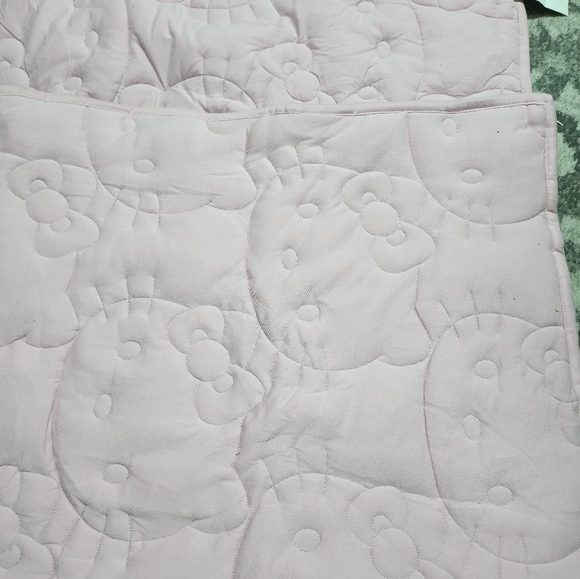 Pottery Barn Bedding Pottery Barn Hello Kitty Twin Quilt Comforter